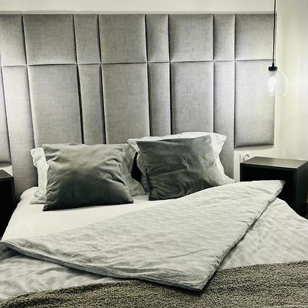 Apartamento Przy Bulwarze - By The River Breslavia Exterior foto