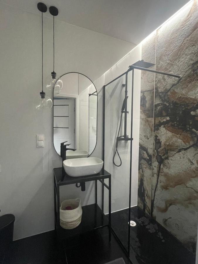 Apartamento Przy Bulwarze - By The River Breslavia Exterior foto