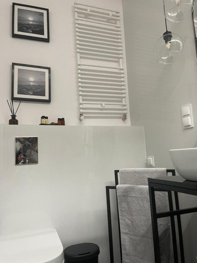 Apartamento Przy Bulwarze - By The River Breslavia Exterior foto